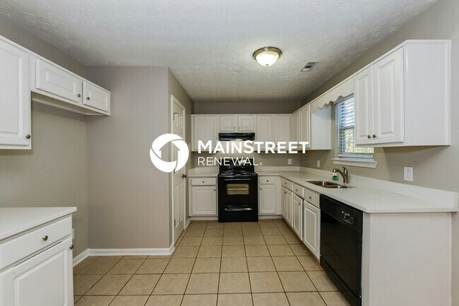 Building Photo - 3 Bedroom Pet-Friendly Home in Covington, GA with Main Street Renewal