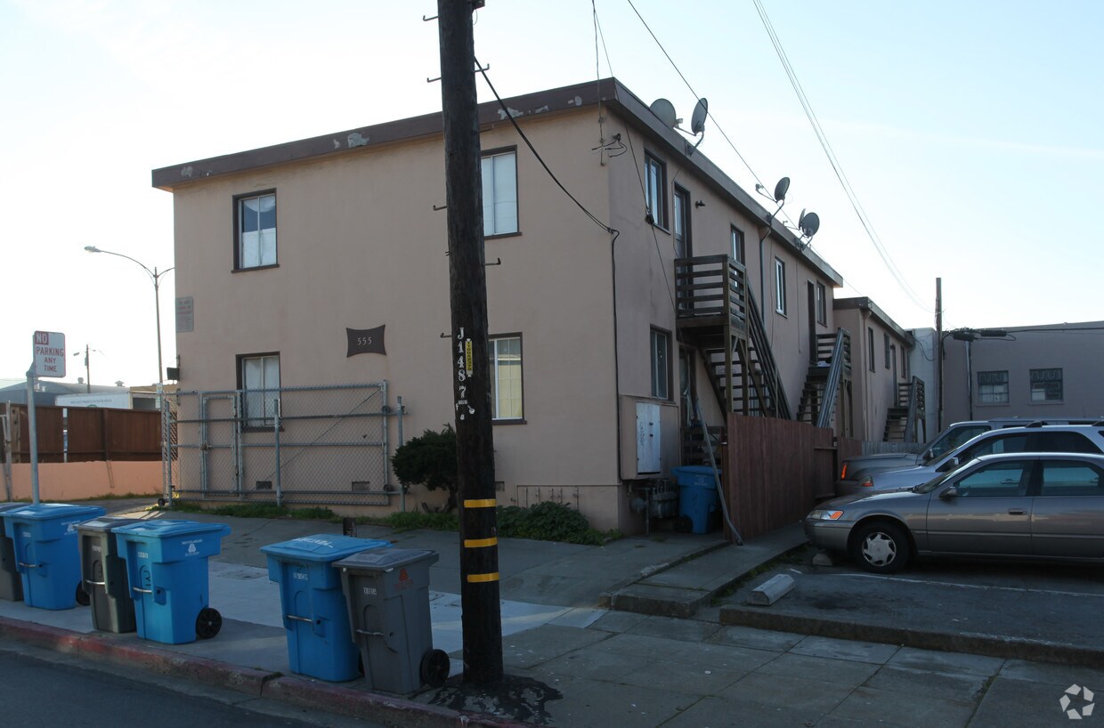 Building Photo - 555 Mastick Ave