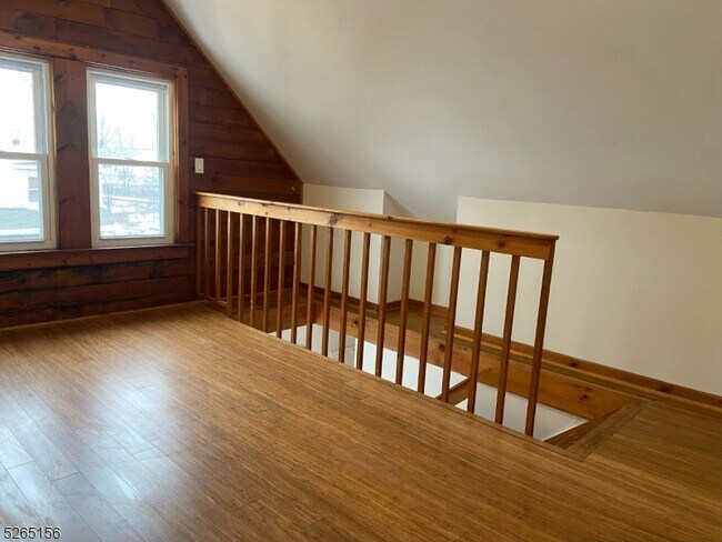 Building Photo - 19 Sylvan Pl