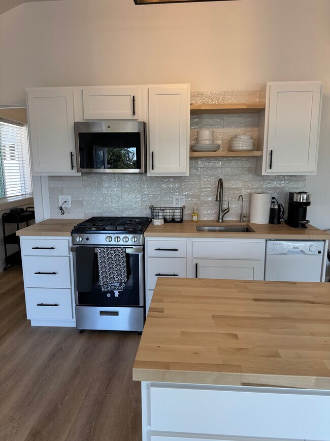 Foto del edificio - 245 Country Hills Ln