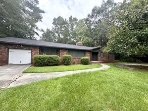 Building Photo - 110 N Edgewood Dr