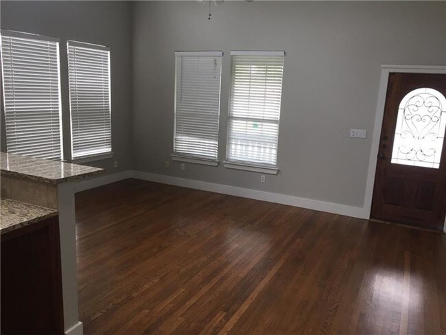 Building Photo - 5414 Evans Ave