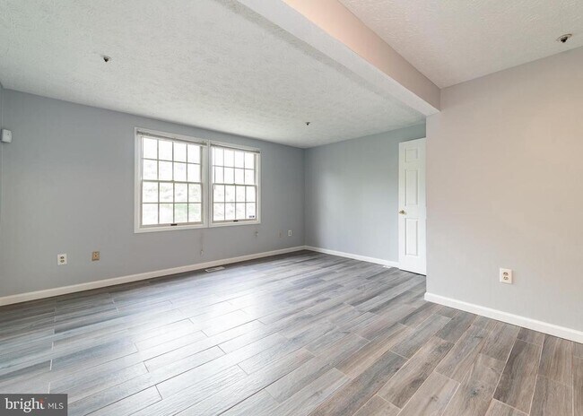 Building Photo - 4420 Regalwood Terrace