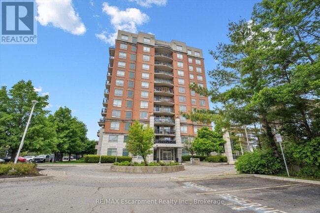 Building Photo - 2325-2325 Central Park Dr
