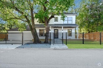 Building Photo - 6211 Culberson St
