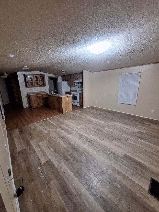 Building Photo - 103 Co Rd 151