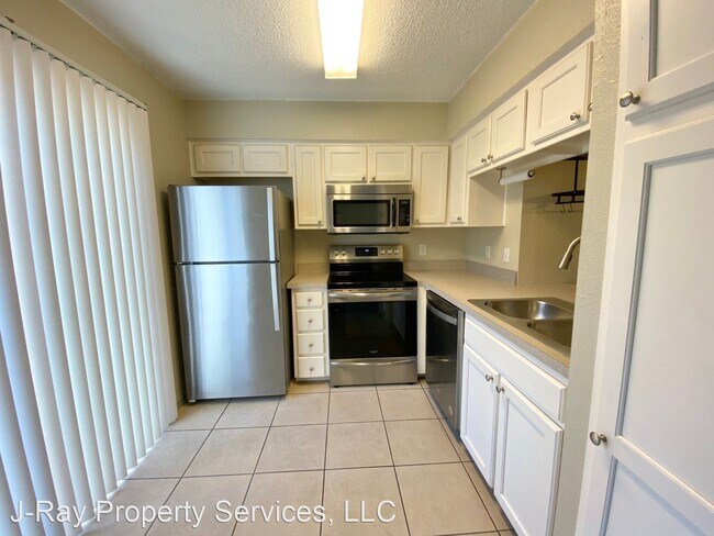 Building Photo - 2 br, 2.5 bath House - 1107 Brighton Drive #D
