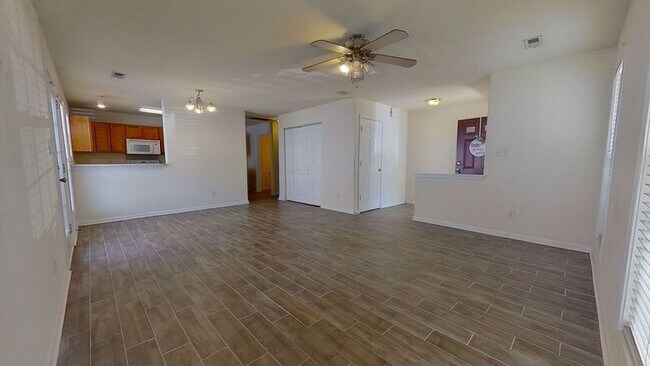 Building Photo - 9615 Littleleaf Dr