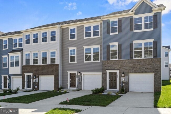 Building Photo - 136 Winterplace Dr