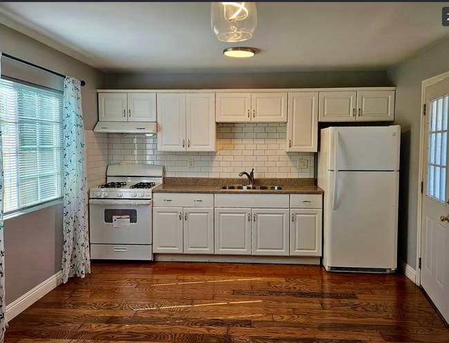 Foto del edificio - 1608 E Banyan Ct