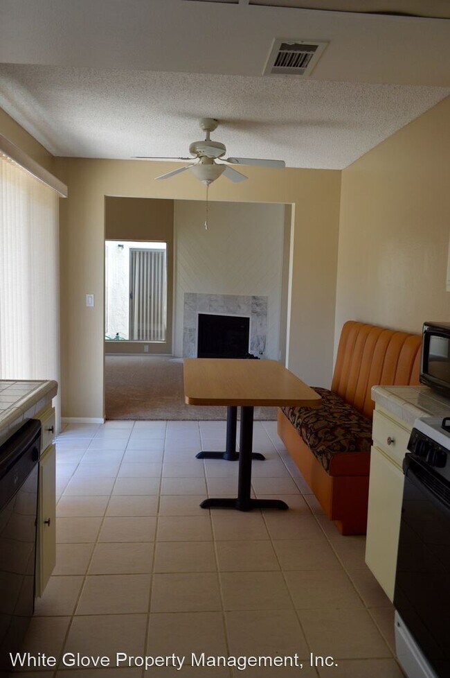 Building Photo - 3 br, 2 bath House - 1032 Royal Oaks Dr. U...