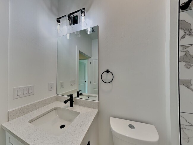 Foto del edificio - 1284 Navigator Rd