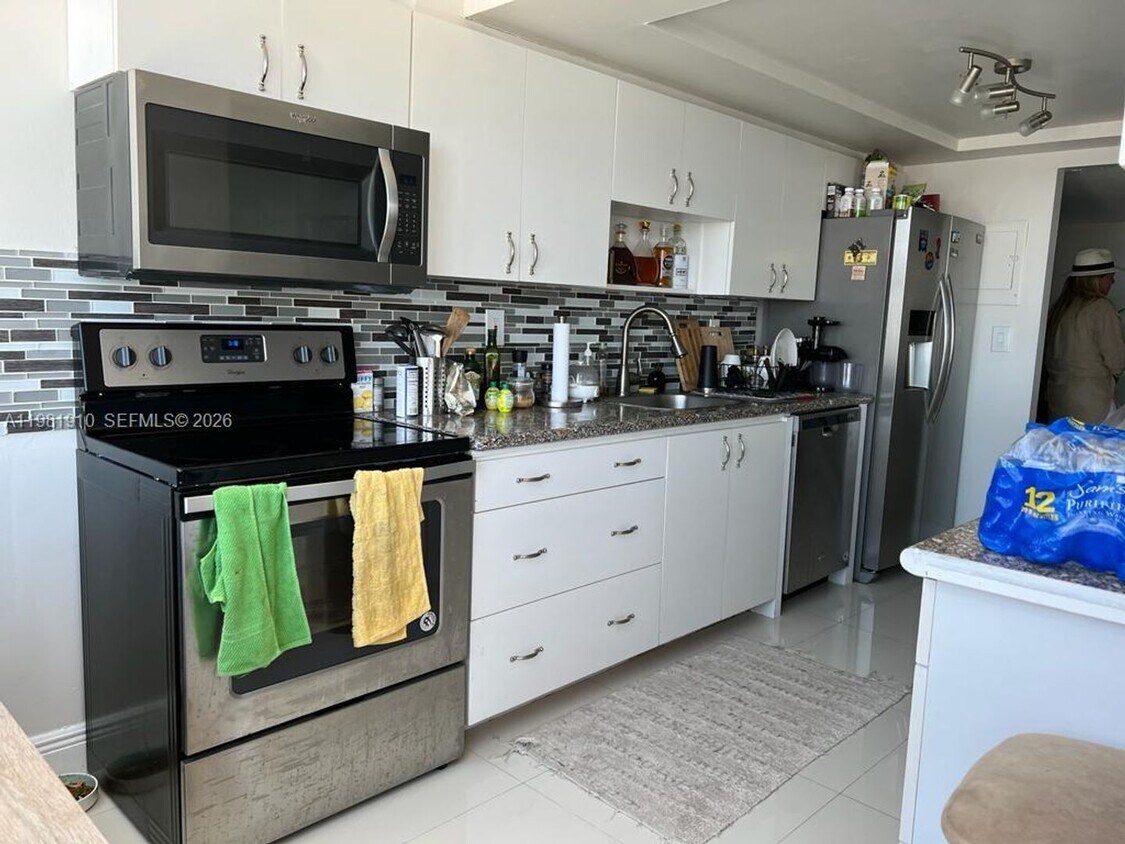 Photo - 18061 Biscayne Boulevard 1404, Aventura, FL 33160