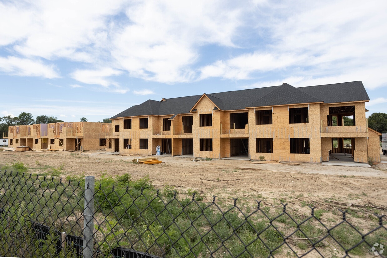 Middle Country Meadows Apartments in Selden, NY