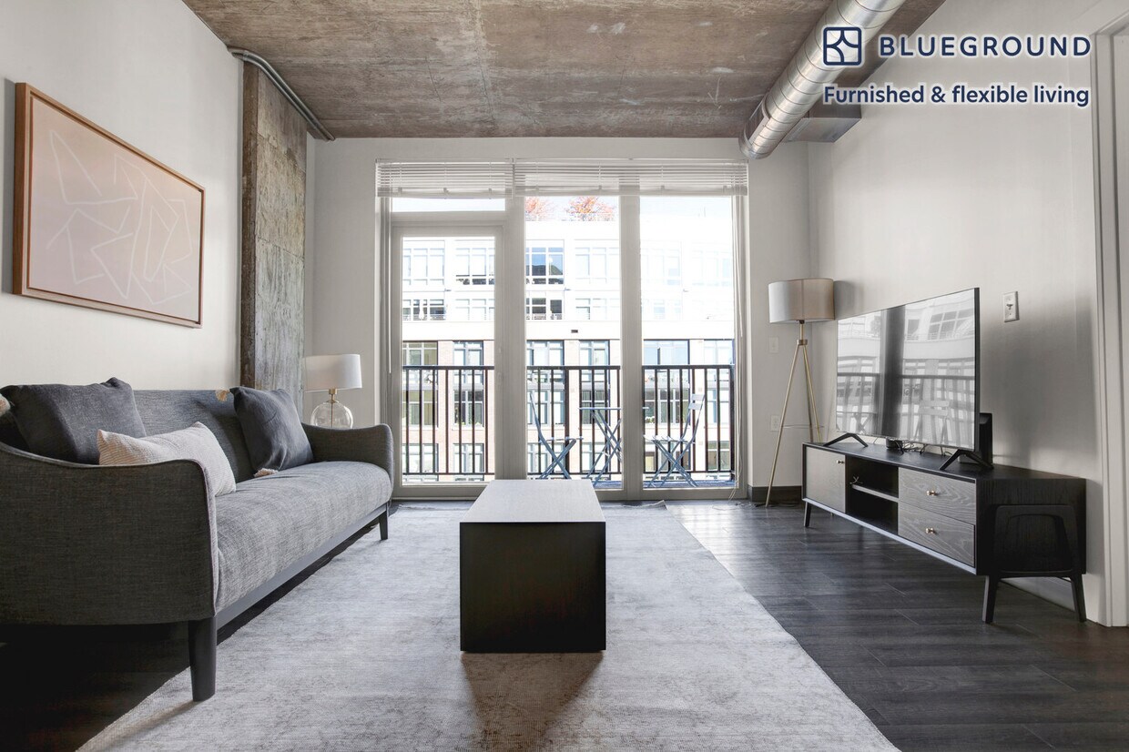 Foto principal - 625 H St NE