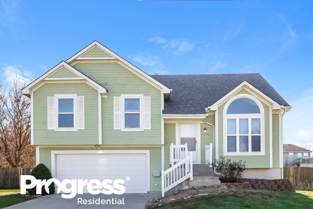 Foto principal - 33075 W 88th Terrace