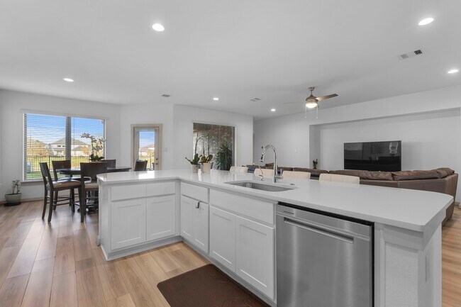 Foto del edificio - 28410 Hannahs Harbor Ln