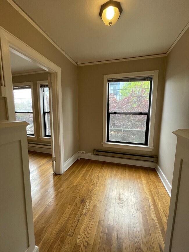 Foto del edificio - 135 Harvard Ave E