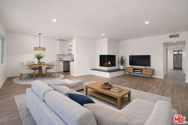 Building Photo - 6467 Sycamore Meadows Dr