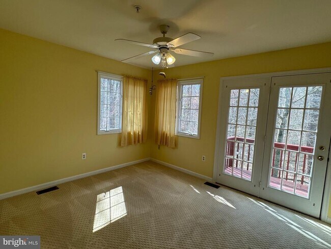 Building Photo - 710 Charlotte Ct