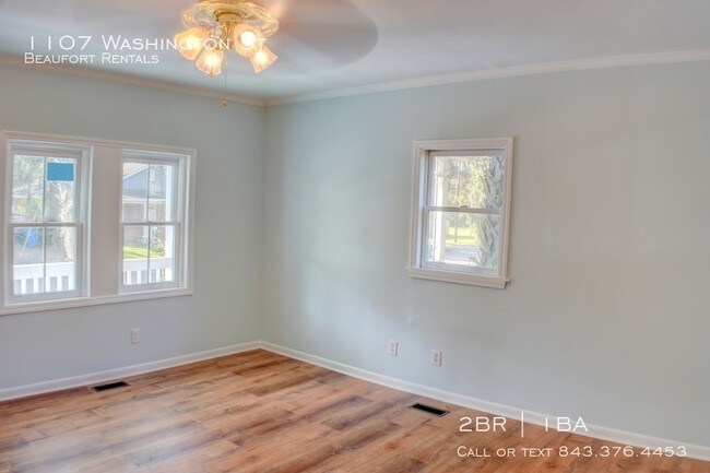 Building Photo - 1107 Washington St Beaufort, SC 29902