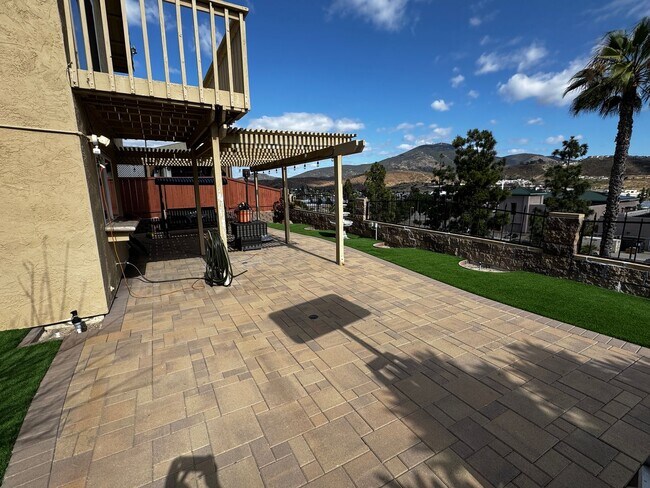 Foto del edificio - 4 Bedroom in Spring Valley