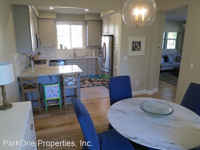 Building Photo - 3 br, 2.5 bath House - 1579 Geary Road