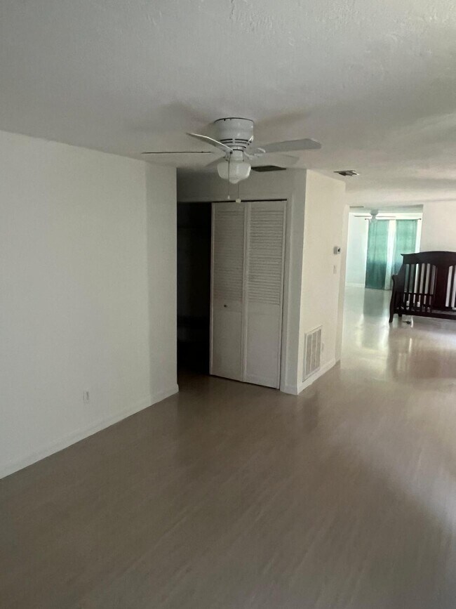 Foto del edificio - 3416 Bainbridge Dr