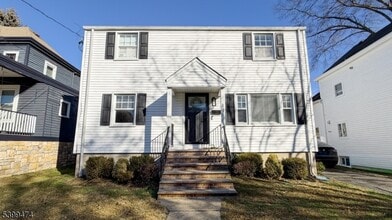 Building Photo - 19 Hazlett St