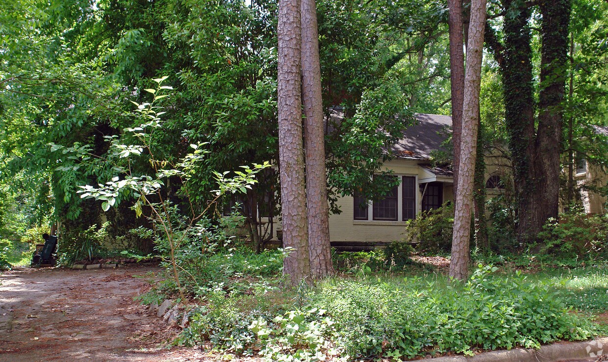 Building Photo - 2823 Mayview Rd