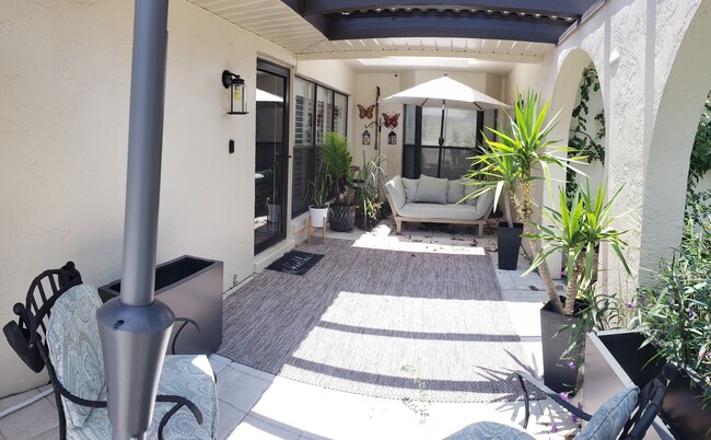 Building Photo - Eustis 2 Bed 2 Bath Single Family Home