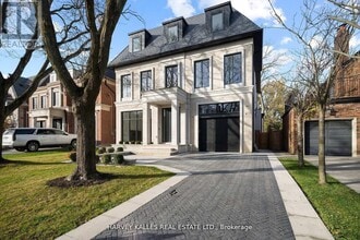 Building Photo - 370 Glengrove Ave W
