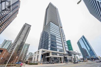 Building Photo - 5 Sheppard Ave E