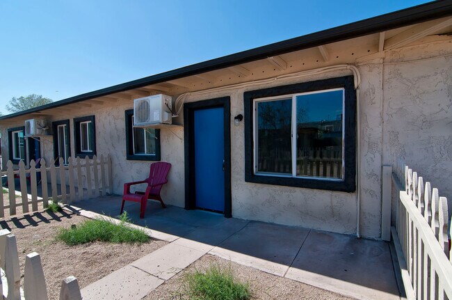 Building Photo - Cozy 1 bedroom 1 bath apartment.