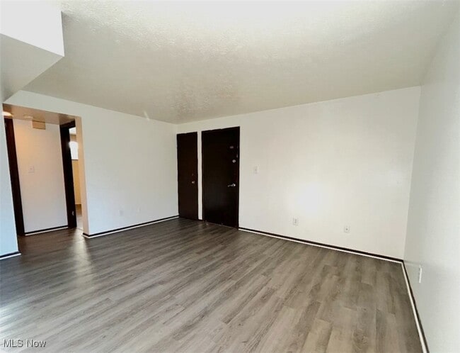 Building Photo - 28 Pioneer Dr