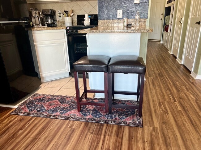 Foto del edificio - 6102 Seawall Blvd