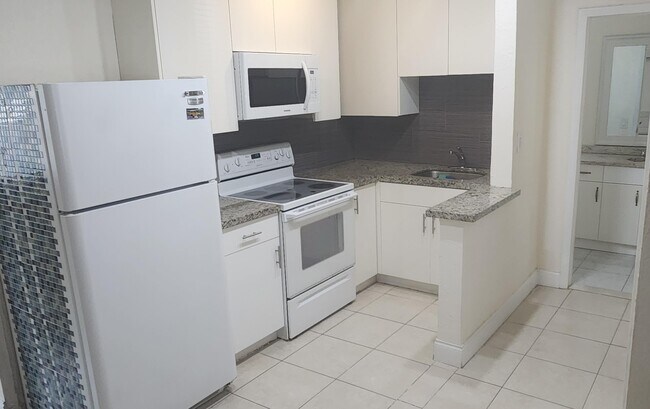 Foto del edificio - 1597 NE 53rd Ct