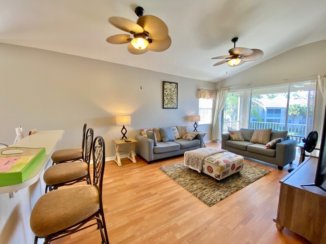 Primary Photo - 6295 Wilshire Pines Cir