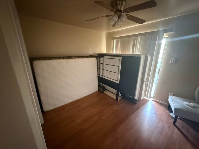 Building Photo - 3075 Walnut Bend Ln