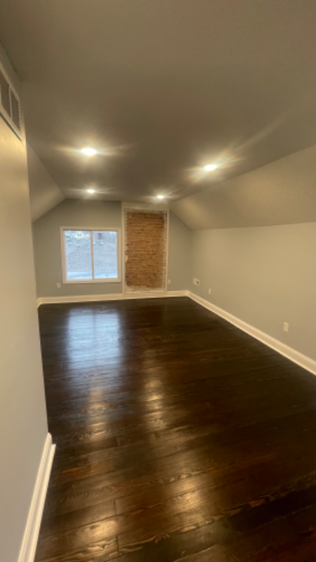Building Photo - 1052 Laurel Ave