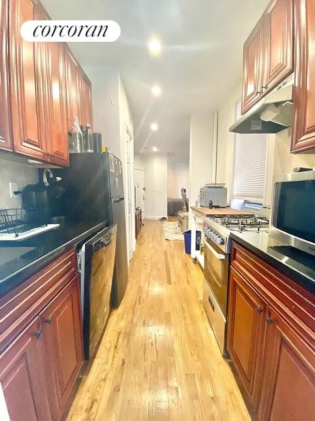 Foto del edificio - 509 E 81st St