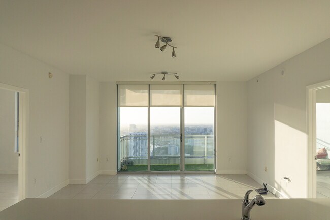 Foto del edificio - 90 SW 3rd St