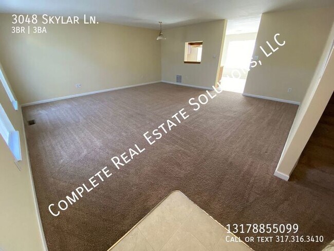 Building Photo - Now Showing this 3 bedroom, 2 1/2 bath tow...