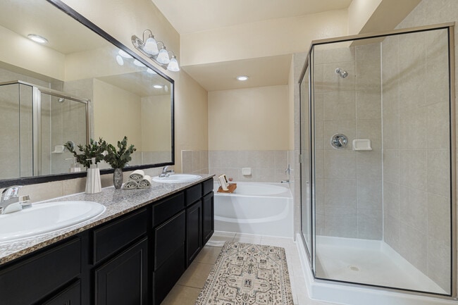 Building Photo - Dolce Living