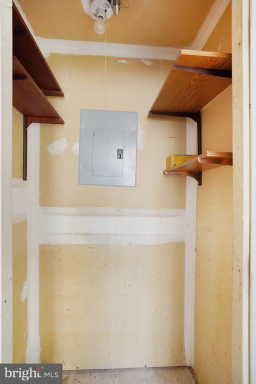 Building Photo - 1207 Yarmouth Ln