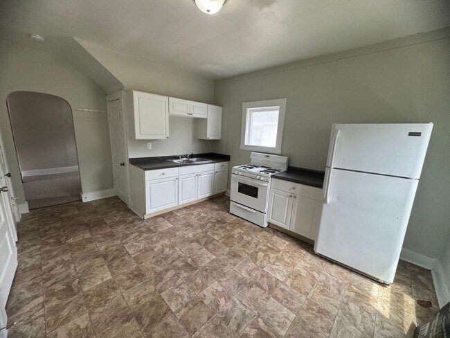 Foto del edificio - 2 bedroom 1 bath home in Moline