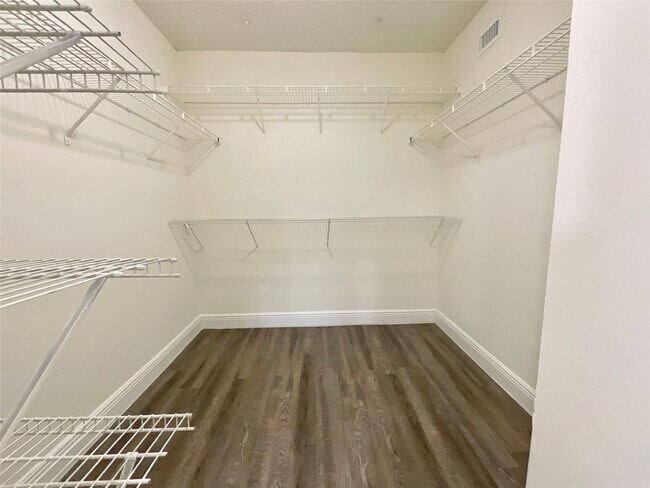 Foto del edificio - 9357 SW 77th Ave