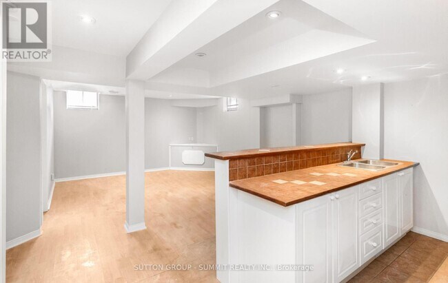 Photo du bâtiment - 3174 Workman Dr