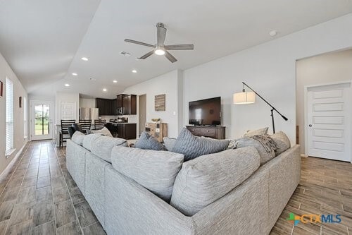 Building Photo - 155 Lyndon Dr