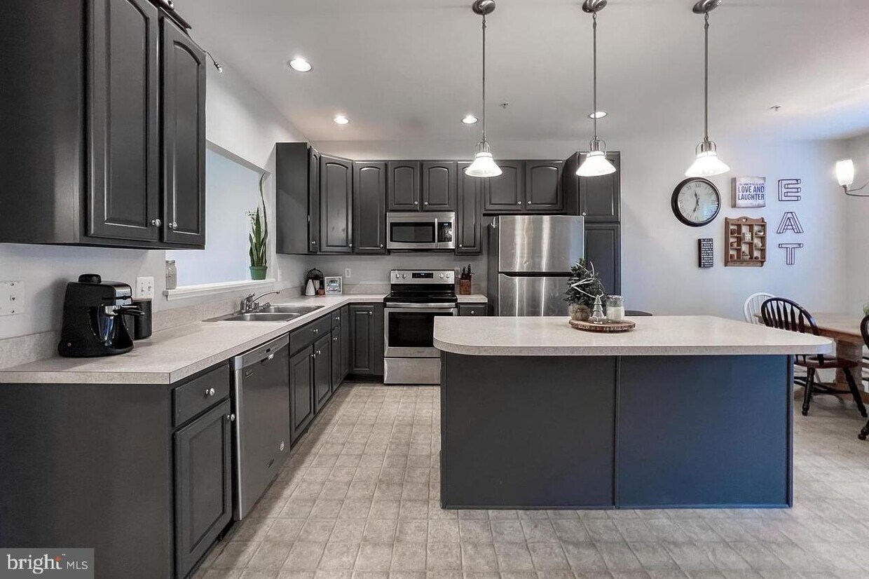 Foto del edificio - 222 Timber View Ct